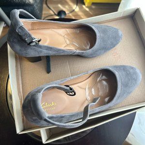 Clarks women's pumps